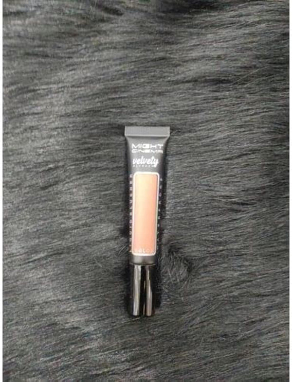 Might cinema Blusher